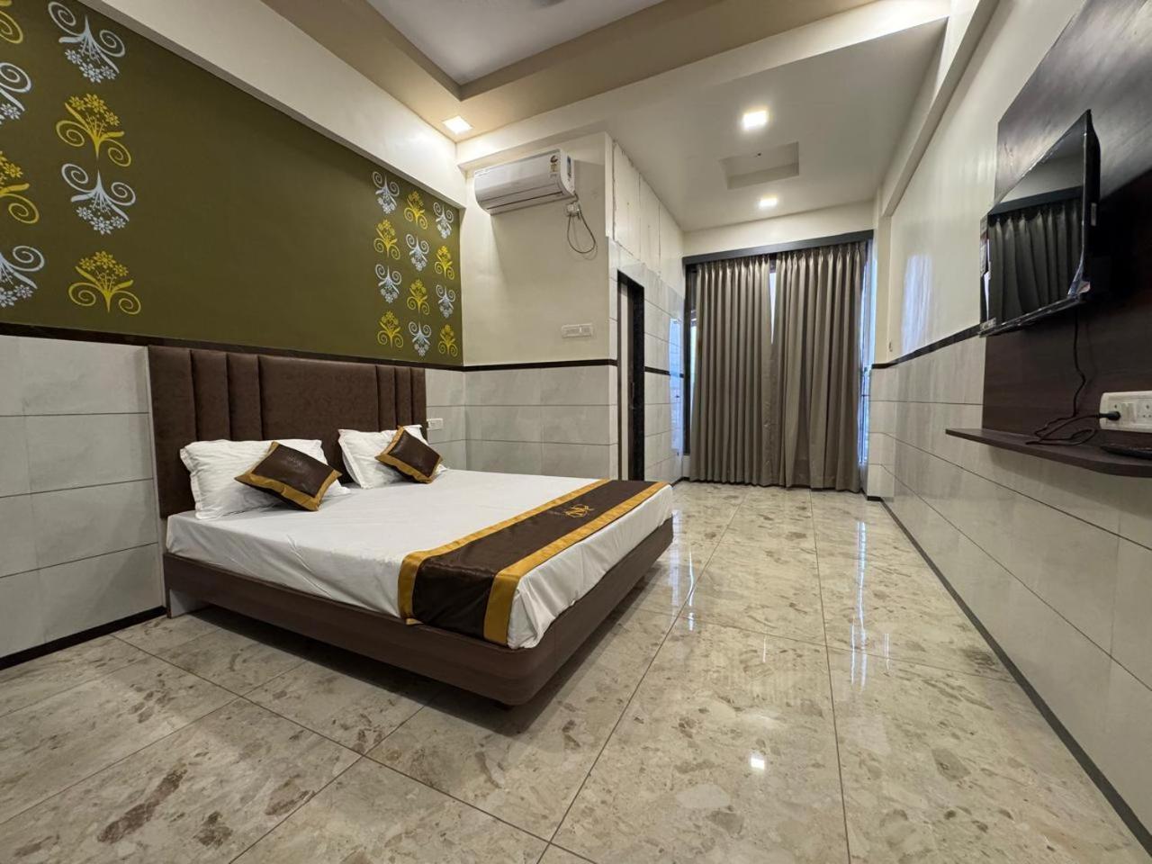 Majestic Inn Vasai Eksteriør bilde