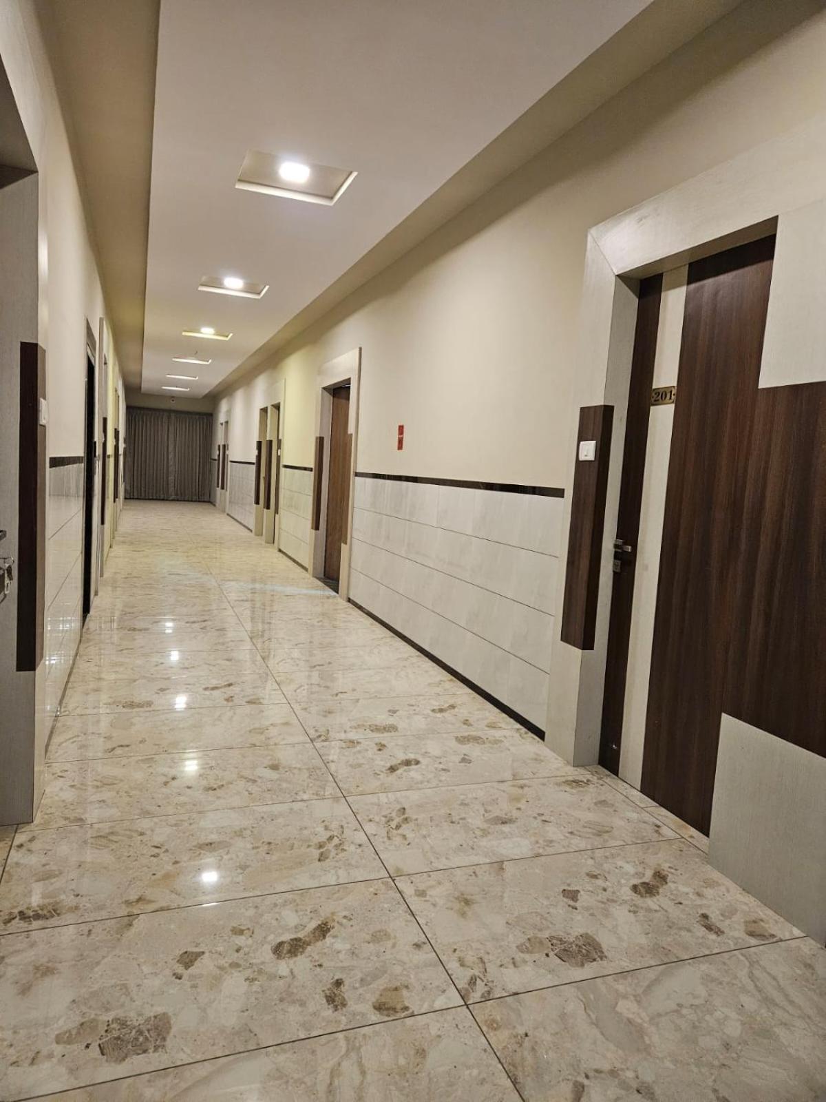 Majestic Inn Vasai Eksteriør bilde